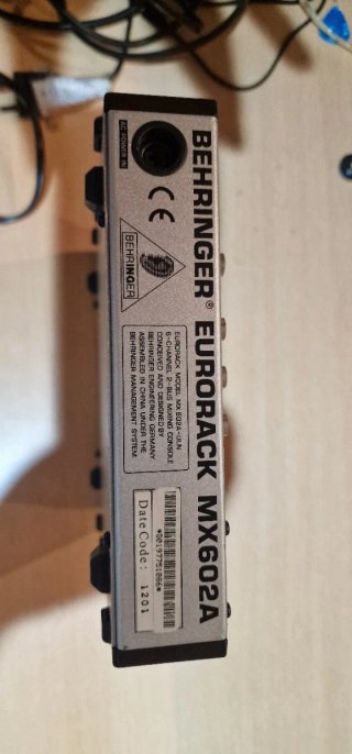 Mesa de mezclas Behringer Eurorack MX602A