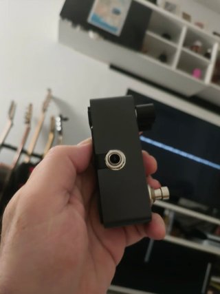 Pedal de guitarra compacto con I.Rs y archivos NAM
