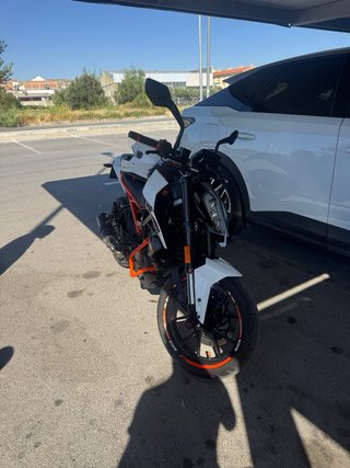 KTM Duke 125cc Moto ITV2028