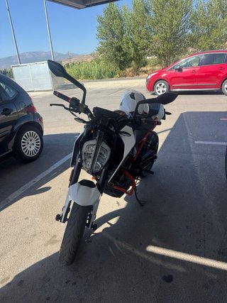 KTM Duke 125cc Moto ITV2028