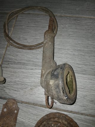 Lote de herrajes y piezas metálicas