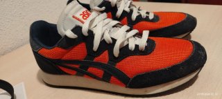 Zapatillas Asics Naranja y Negro
