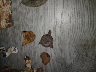 Lotes de herrajes y cerraduras oxidados