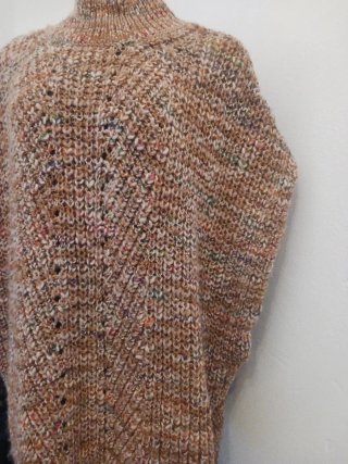 Poncho Sita Murt Lana Hecho a Mano muy nuevo.