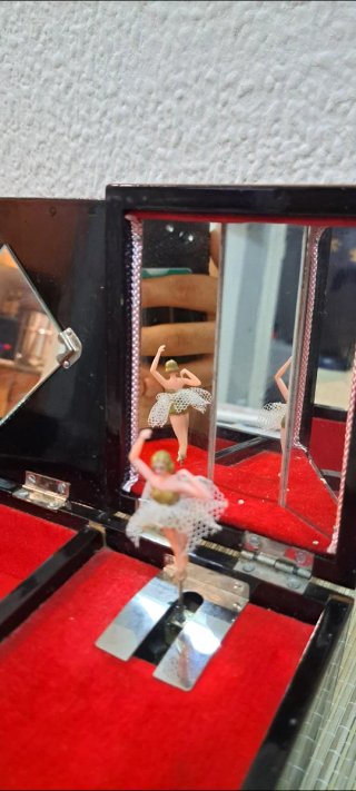 Caja de música bailarina