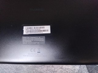 Huawei MediaPad T5 AGS2-L09 con funda
