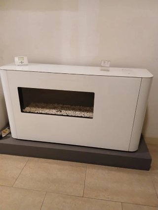 Chimenea de gas blanca