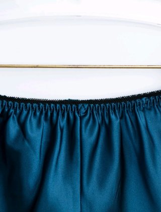 Pijama de satén azul