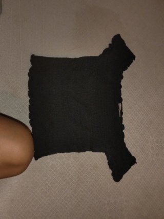 Camiseta negra básica con hombros caídos