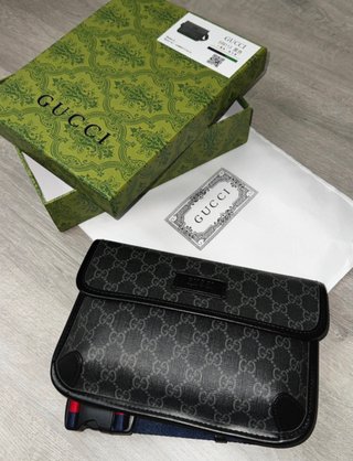 Riñonera Gucci GG Supreme Negra