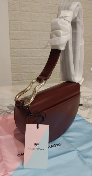 Mala tiracolo Chiara Ferragni bordeaux e dourada