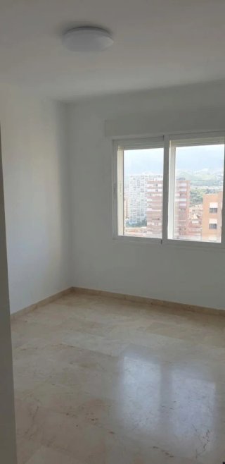 Piso Avenida Comunidad Valenciana 7