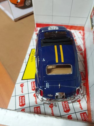 Fiat 500 L 1000 Miglia Bburago scala da 1/18