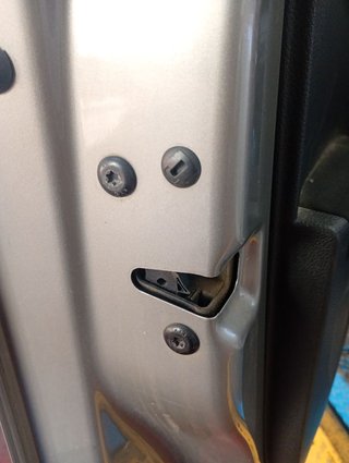 CERRADURA PUERTA DELANTERA IZQUIERDA Skoda Fabia (NJ3)(08.2014->)