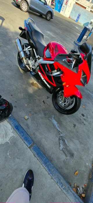 Honda CBR600F 2007 Sportbike Roja y Negra