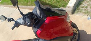 Yamaha Nmax 125 Scooter Rojo y Negro