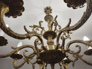 Lámpara de bronce estilo clásico
