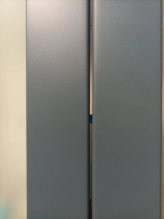 Armario de pared con puertas de cristal esmerilado