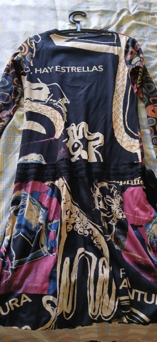 Vestido Desigual estampado COMETE EL DÍA