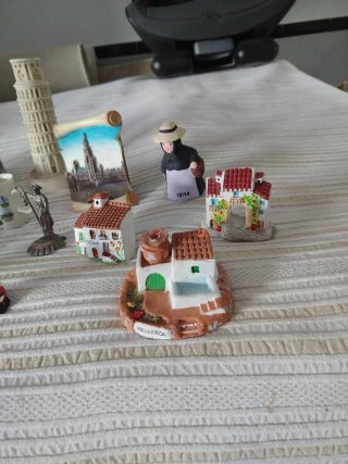 Lote de  souvenirs de ciudades