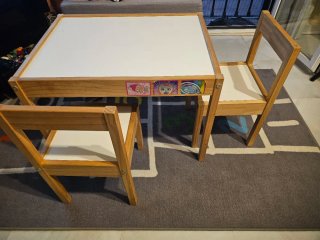 Mesa y 2 Sillas Niños IKEA