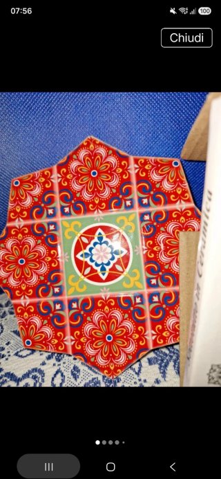 Sottotutto in ceramica decorato