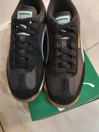 Scarpe Puma nere e bianche