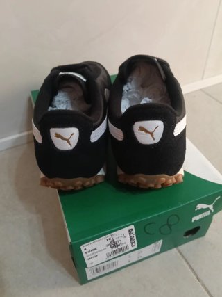 Scarpe Puma nere e bianche