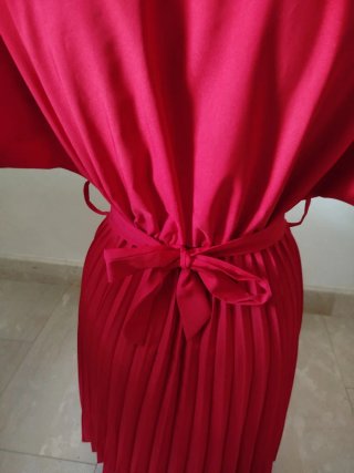 Abito rosso corto plissettato