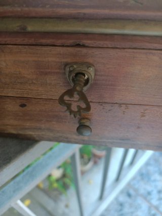 Caja madera vintage llave cajón sin carcoma