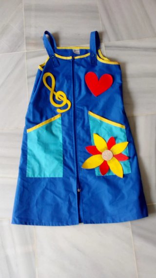 Vestido animadora infantil con notas musicales