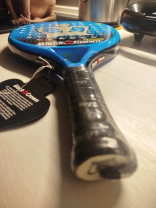 Pala de pádel Black Crown Tiger.