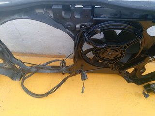 CALANDRA DELANTERA DE RADIADOR VOLKSWAGEN PASSAT BERLINA (3B3) Edition