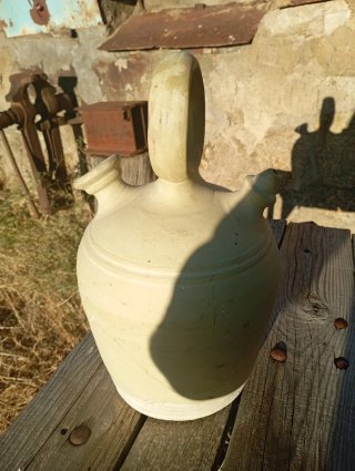 Botijo de agua de barro