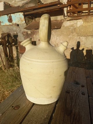 Botijo de agua de barro