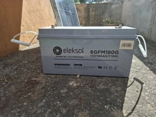 Placa solar y batería