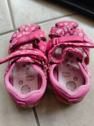 Sandali bimba rosa floreali Chicco n20