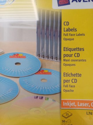 Etichette Avery L7676-25 per CD/DVD