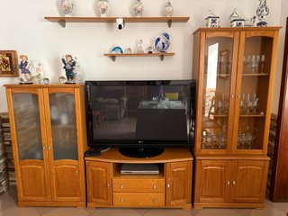 Mueble de salón madera y cristal