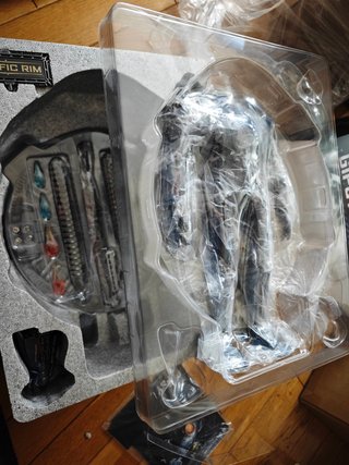 legendary Infinity Studio Pacific Rim Gipsy Danger