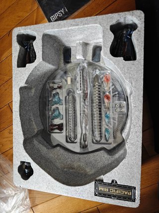 legendary Infinity Studio Pacific Rim Gipsy Danger