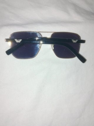 Gafas de sol aviador doradas y negras