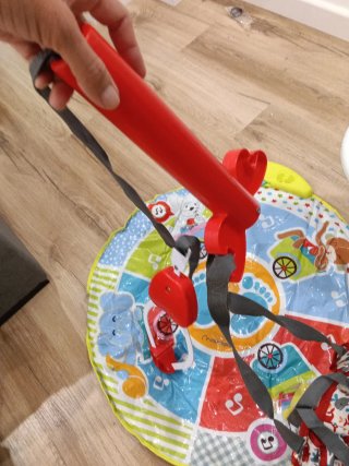 Columpio para bebé con alfombra de juegos