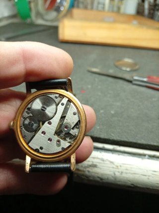 Reloj de cuerda potens