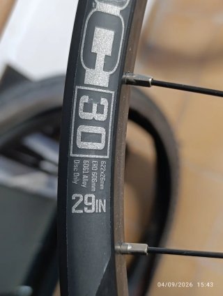 Llanta NUEVA 29 SunRingle Duroc 30 delantera