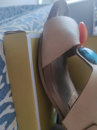 Sandalias de piel con pedrería Talla 41