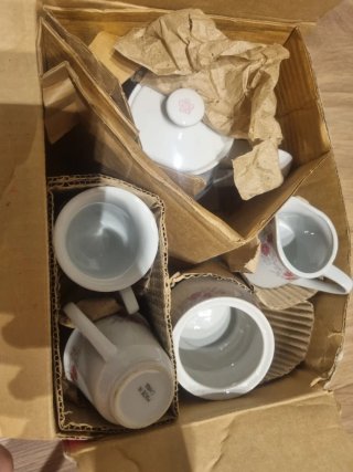 Juego de café de porcelana con flores