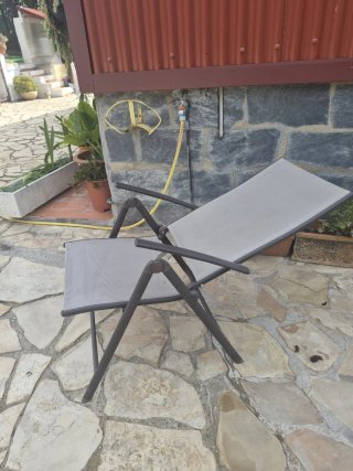Conjunto de mesa y sillas de exterior