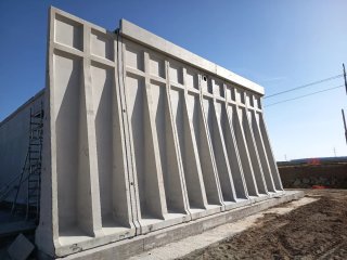 Varios artículos de construcción
