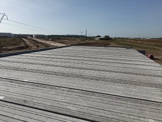Varios artículos de construcción